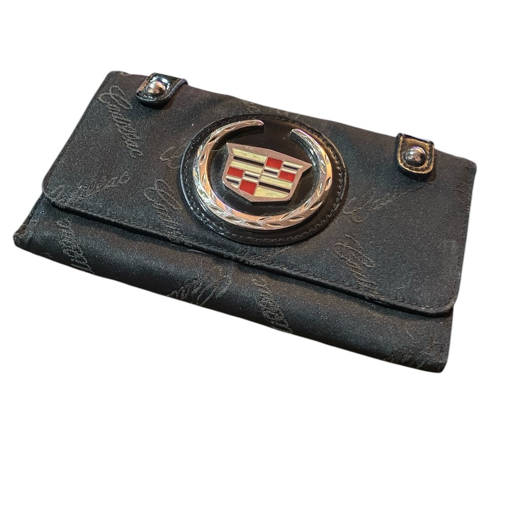 Cadillac longwallet Black GUC